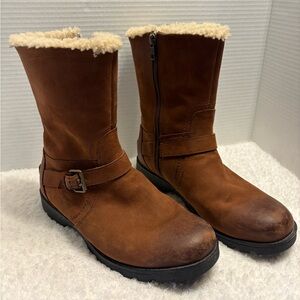 UGG Women's Glendale Brown Leather Shearling Wool Lined Boot Size US 8